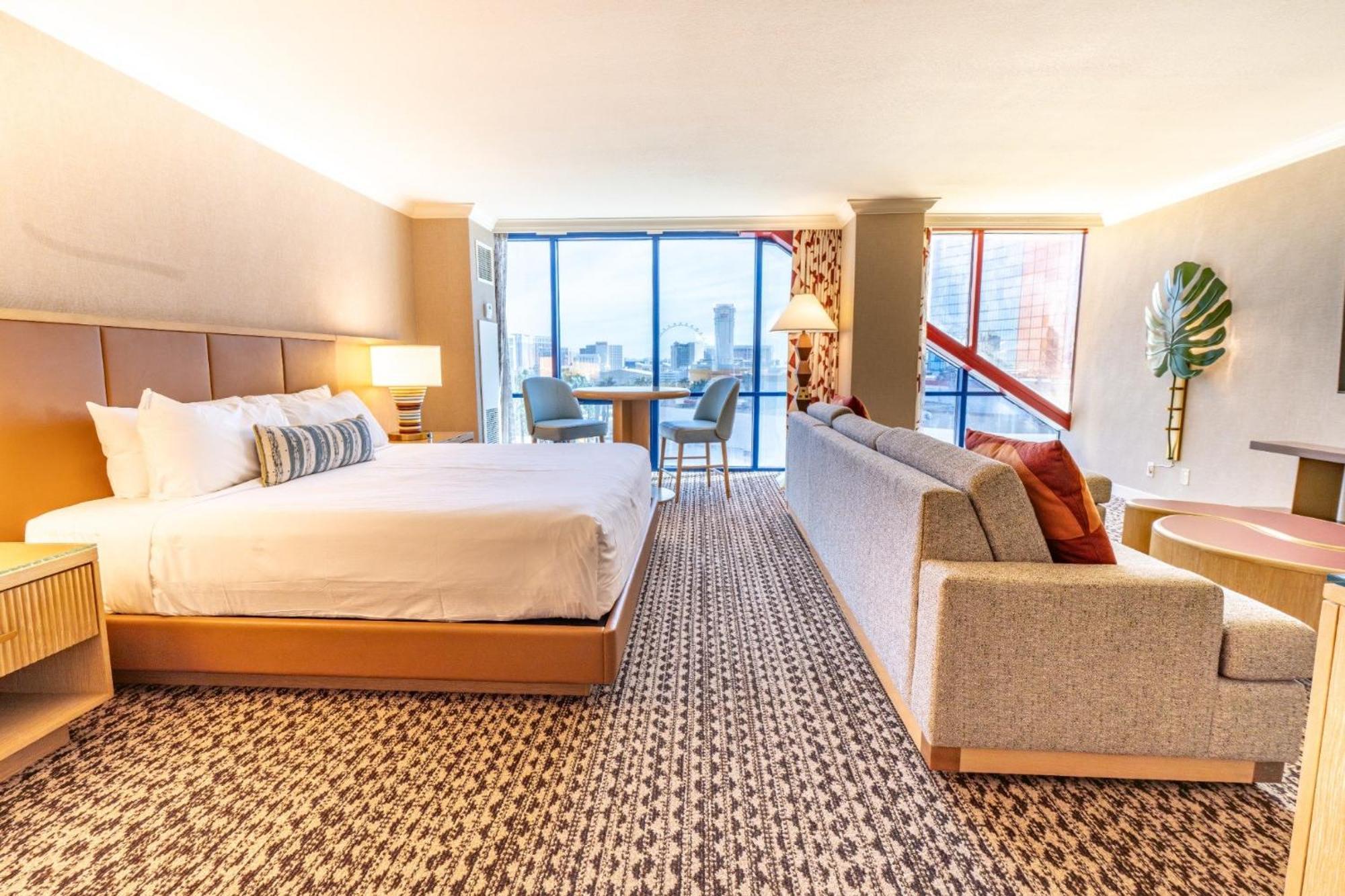 Remodeled King Suite High Floor Accessible Tub